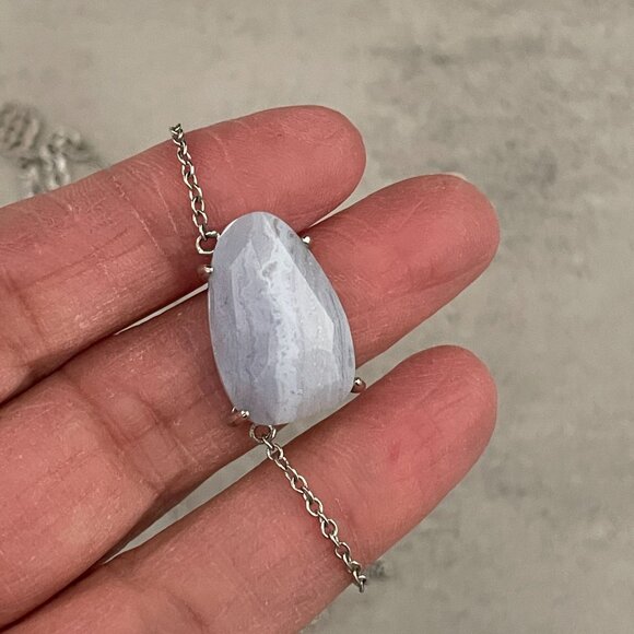 Kendra Scott Isla Blue Lace Agate Asymmetric Silver Pendant Necklace 18"-20" - Picture 3 of 5